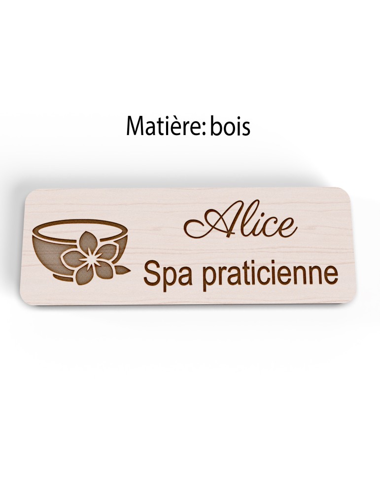 Badge personnalisé spa praticienne, motif spa et détente, version bois vue à plat