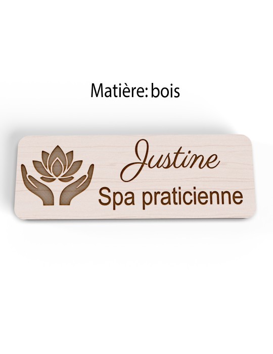 Badge personnalisé spa praticienne, motif spa et détente, version bois vue à plat