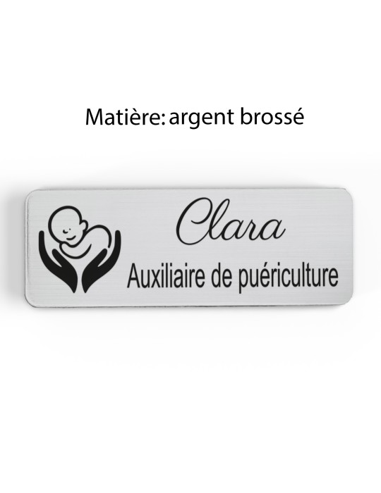 Badge personnalisé auxiliaire de puériculture, motif bébé et soins de puériculture, finition argent brossé