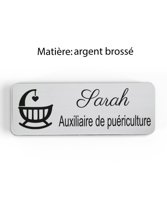 Badge personnalisé auxiliaire de puériculture, motif bébé et soins de puériculture, finition argent brossé