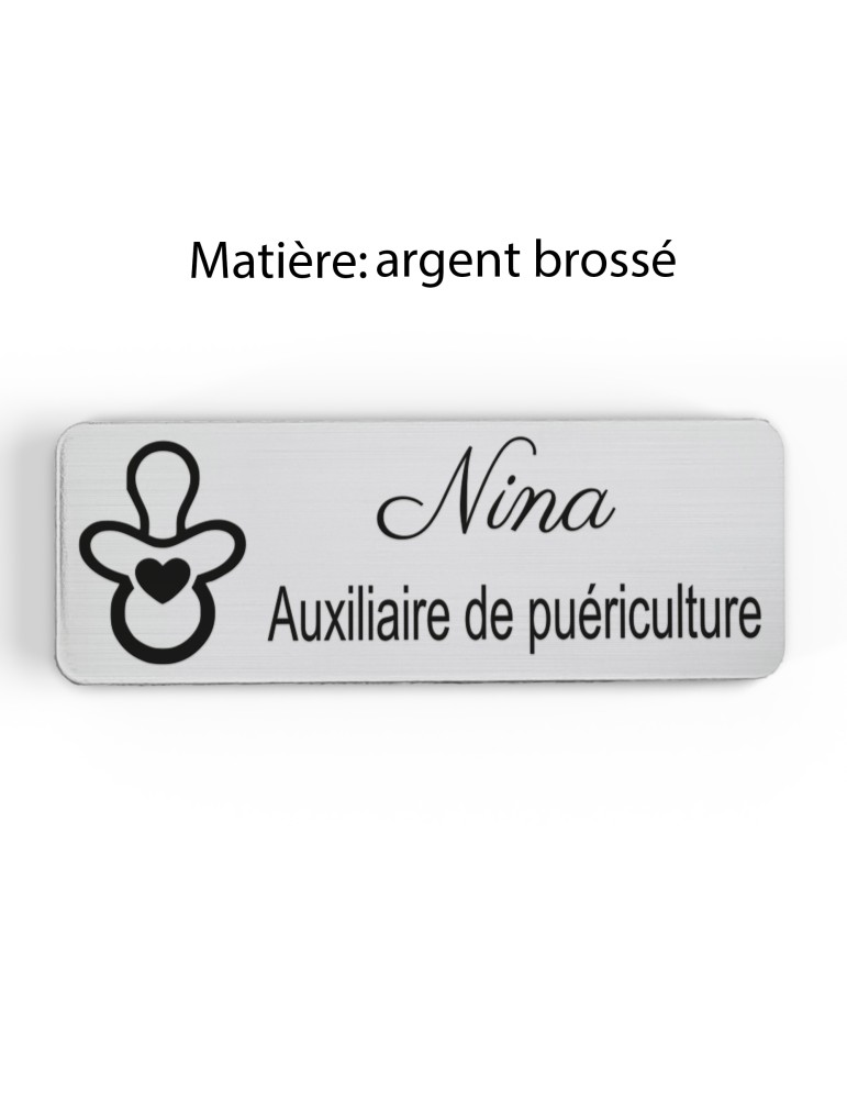 Badge personnalisé auxiliaire de puériculture, motif bébé et soins de puériculture, finition argent brossé