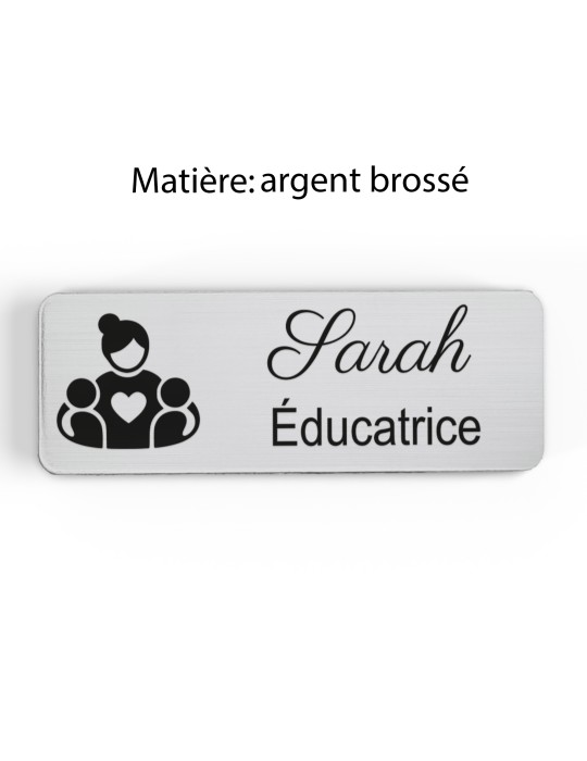 Badge personnalisé éducatrice, motif éducation et développement de l'enfant, finition argent brossé