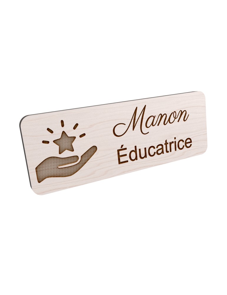 Badge personnalisé éducatrice, motif éducation et développement de l'enfant, vue en biais