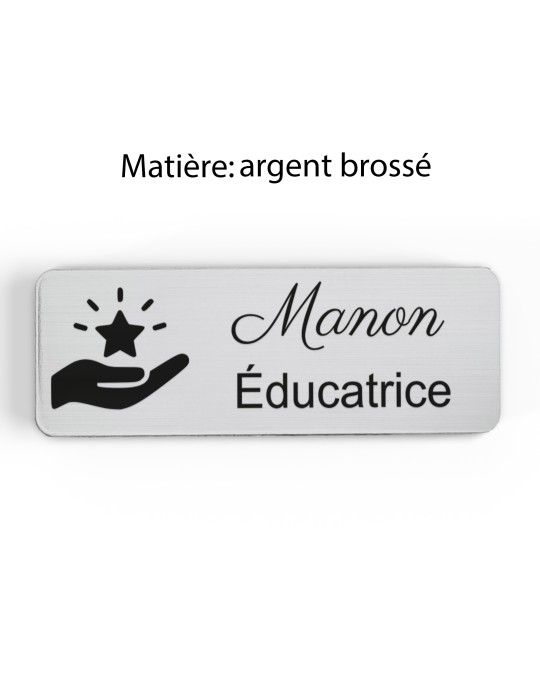 Badge personnalisé éducatrice, motif éducation et développement de l'enfant, finition argent brossé