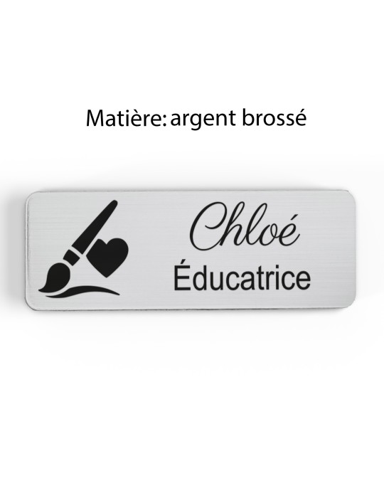 Badge personnalisé éducatrice, motif éducation et développement de l'enfant, finition argent brossé