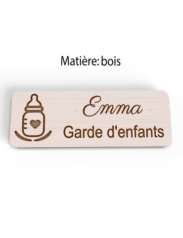Badge personnalisé garde d'enfants, motif garde et accompagnement des enfants, vue en biais 2