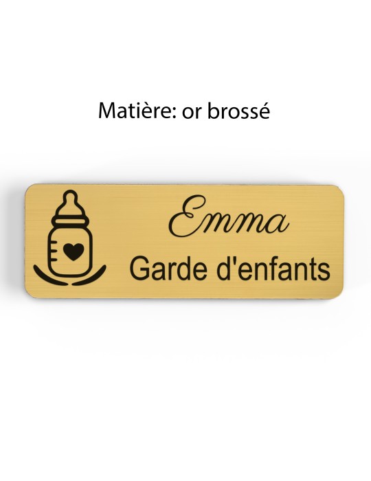Badge personnalisé garde d'enfants, motif garde et accompagnement des enfants, finition or brossé