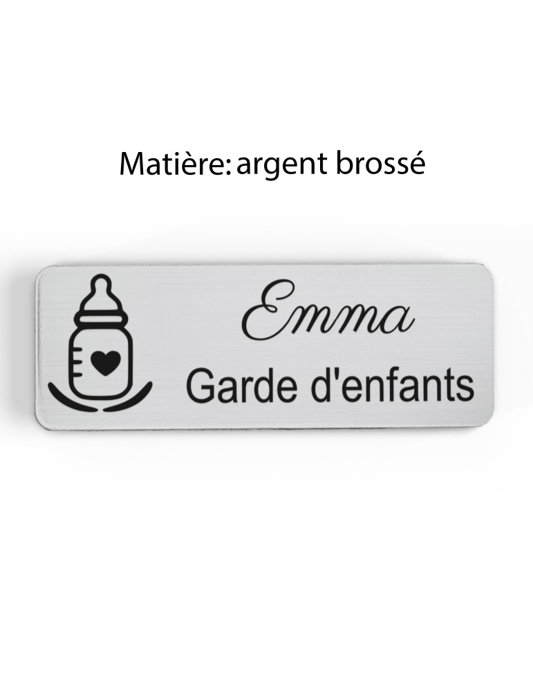 Badge personnalisé garde d'enfants, motif garde et accompagnement des enfants, finition argent brossé