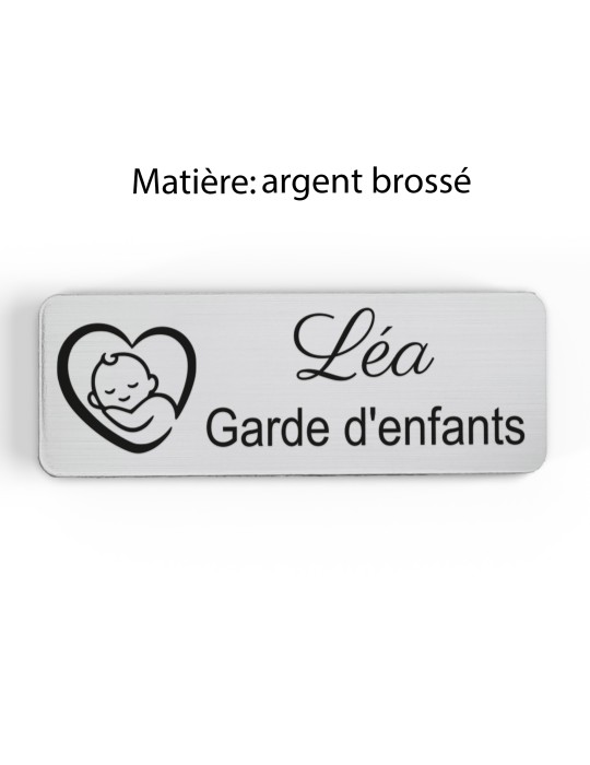 Badge personnalisé garde d'enfants, motif garde et accompagnement des enfants, finition argent brossé