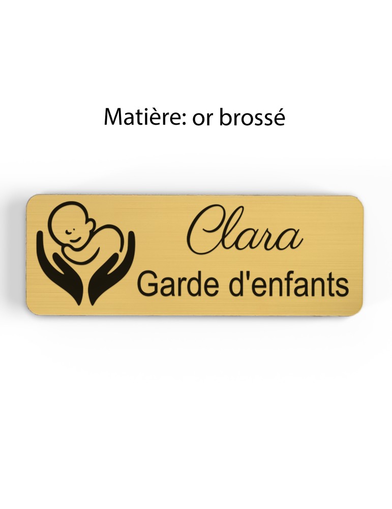 Badge personnalisé garde d'enfants, motif garde et accompagnement des enfants, finition or brossé