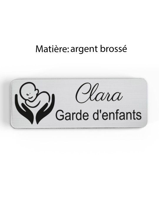 Badge personnalisé garde d'enfants, motif garde et accompagnement des enfants, finition argent brossé