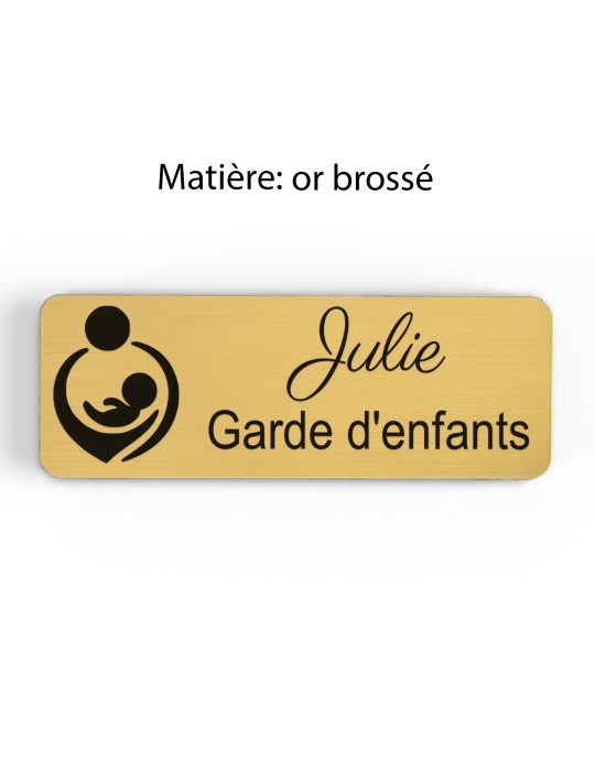 Badge personnalisé garde d'enfants, motif garde et accompagnement des enfants, finition or brossé