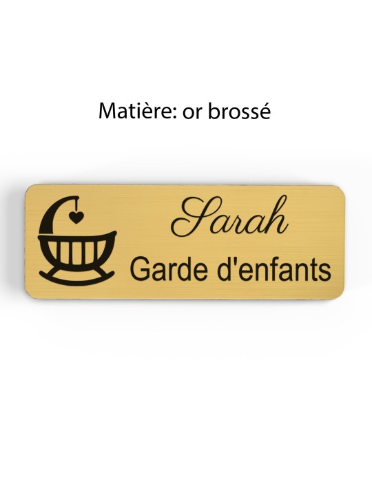 Badge personnalisé garde d'enfants, motif garde et accompagnement des enfants, finition or brossé