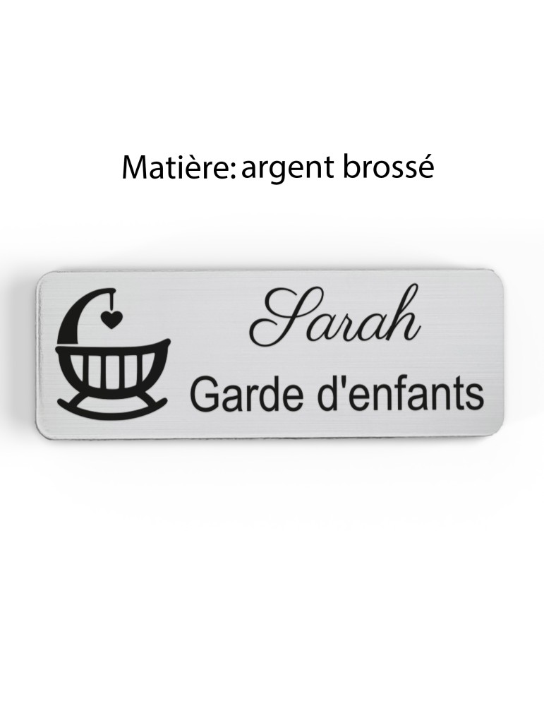 Badge personnalisé garde d'enfants, motif garde et accompagnement des enfants, finition argent brossé