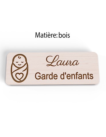 Badge personnalisé garde d'enfants, motif garde et accompagnement des enfants, vue en biais 2