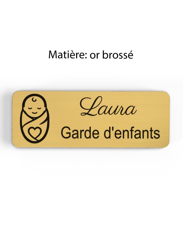 Badge personnalisé garde d'enfants, motif garde et accompagnement des enfants, finition or brossé