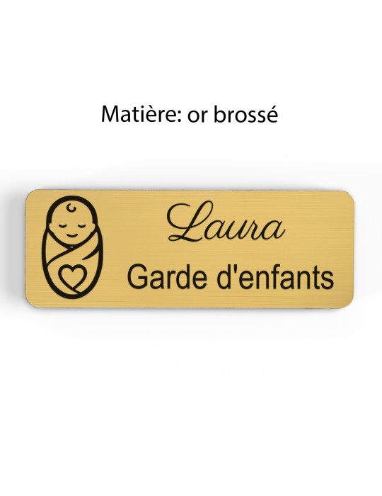 Badge personnalisé garde d'enfants, motif garde et accompagnement des enfants, finition or brossé