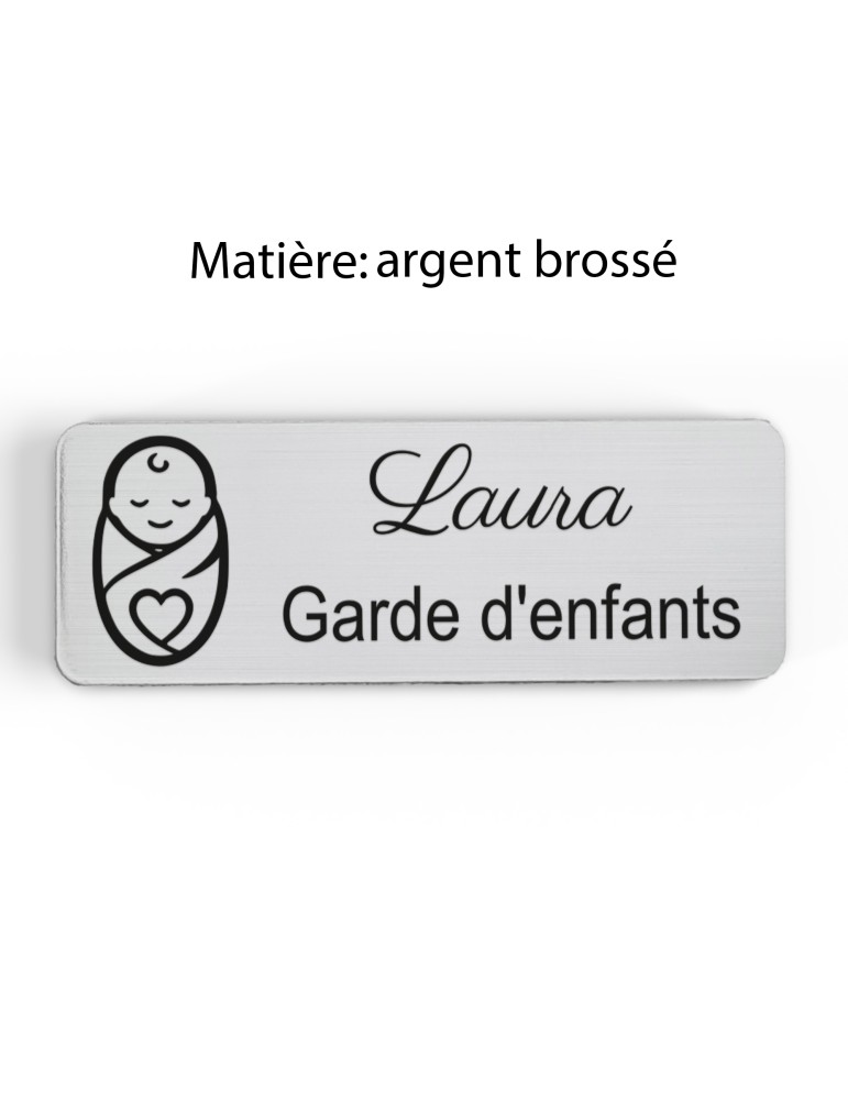 Badge personnalisé garde d'enfants, motif garde et accompagnement des enfants, finition argent brossé