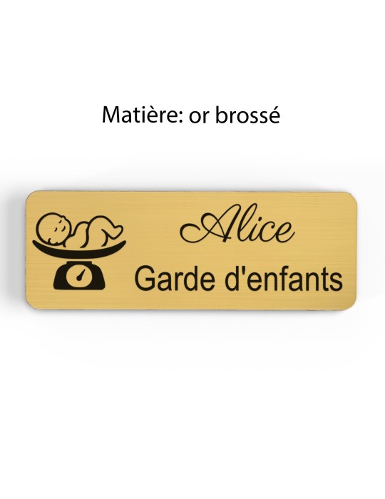 Badge personnalisé garde d'enfants, motif garde et accompagnement des enfants, finition or brossé