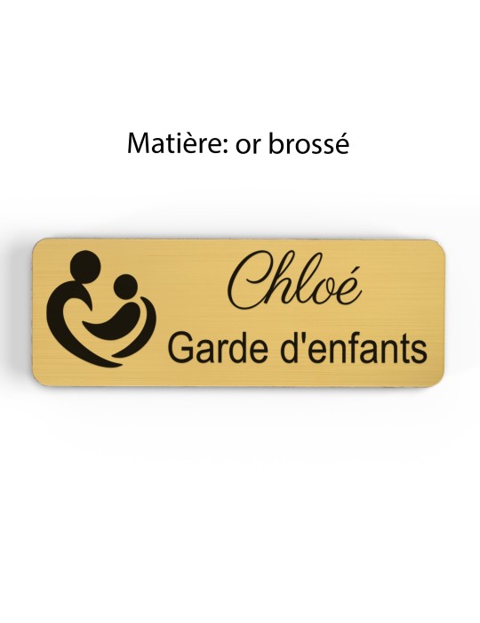 Badge personnalisé garde d'enfants, motif garde et accompagnement des enfants, finition or brossé
