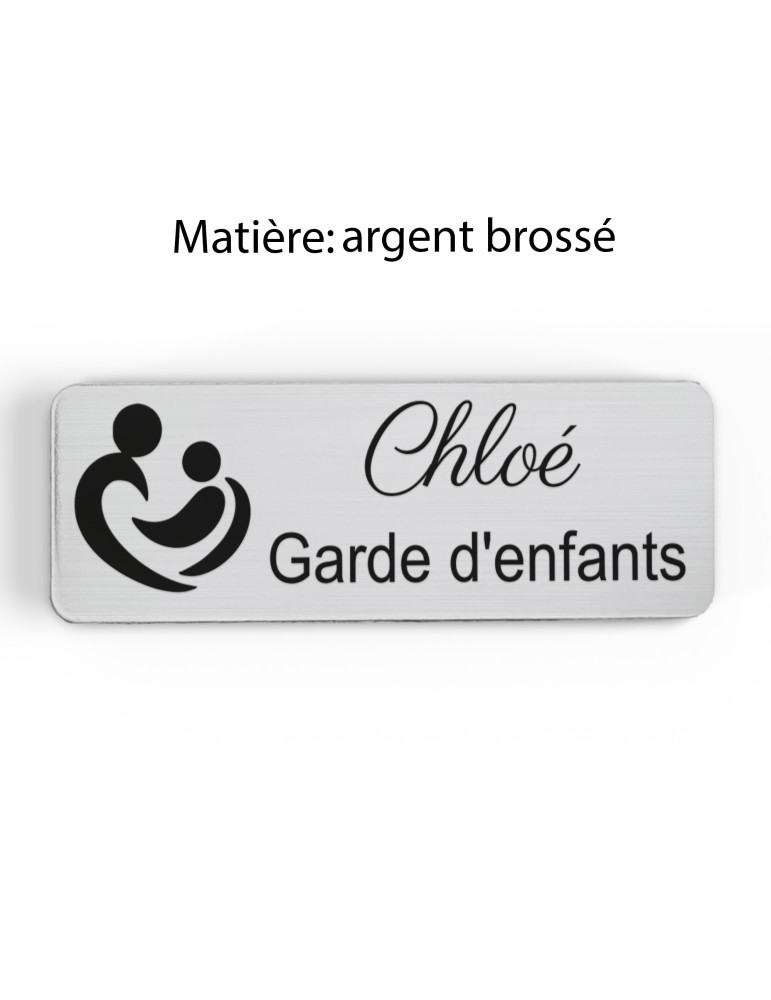 Badge personnalisé garde d'enfants, motif garde et accompagnement des enfants, finition argent brossé