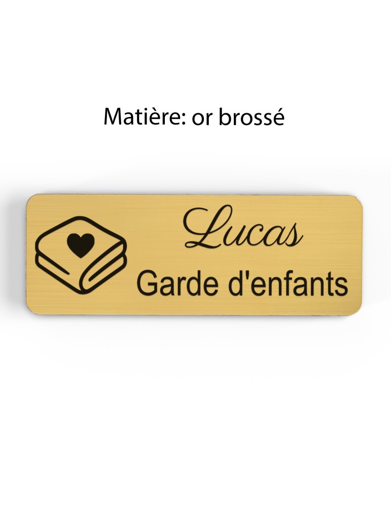 Badge personnalisé garde d'enfants, motif garde et accompagnement des enfants, finition or brossé