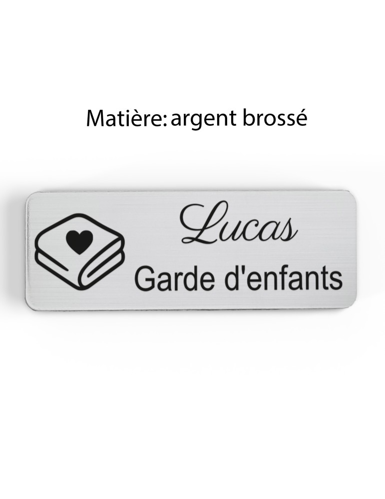 Badge personnalisé garde d'enfants, motif garde et accompagnement des enfants, finition argent brossé
