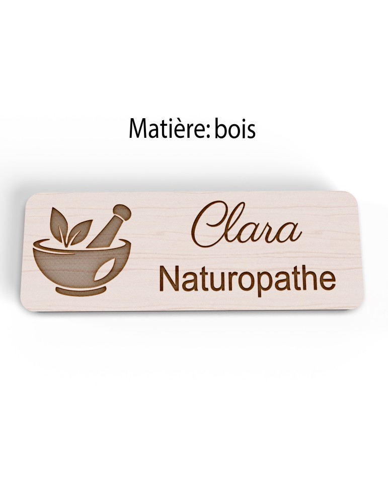 Badge personnalisé naturopathe, motif nature et bien-être, version bois vue à plat