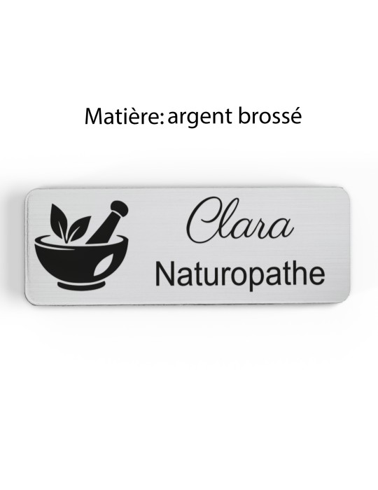 Badge personnalisé naturopathe, motif nature et bien-être, finition argent brossé