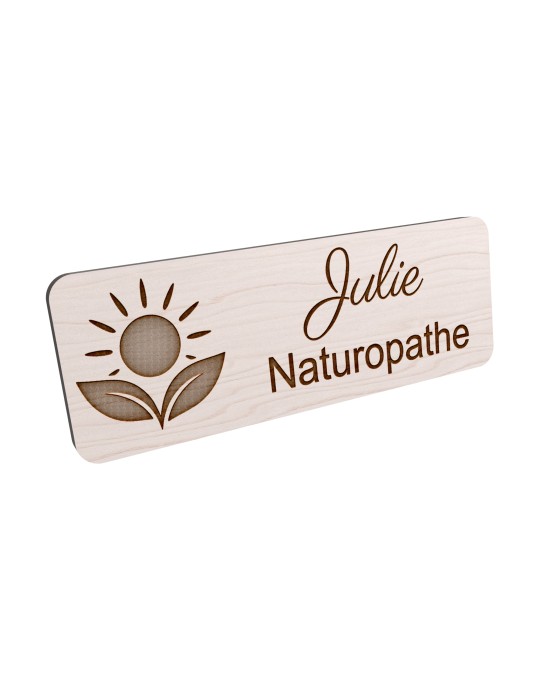 Badge personnalisé naturopathe, motif nature et bien-être, vue en biais