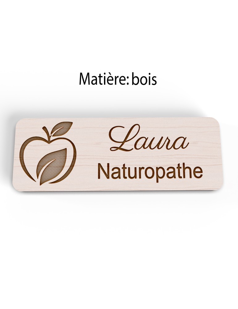 Badge personnalisé naturopathe, motif nature et bien-être, version bois vue à plat