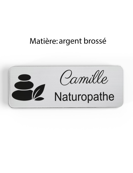 Badge personnalisé naturopathe, motif nature et bien-être, finition argent brossé