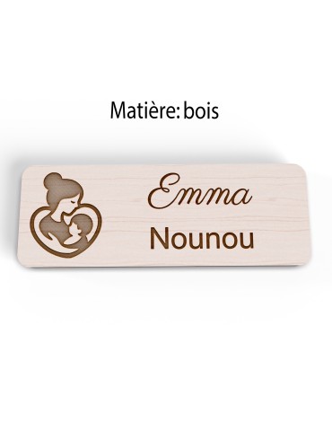 Badge personnalisé nounou, motif enfance et garde à domicile, vue en biais 2