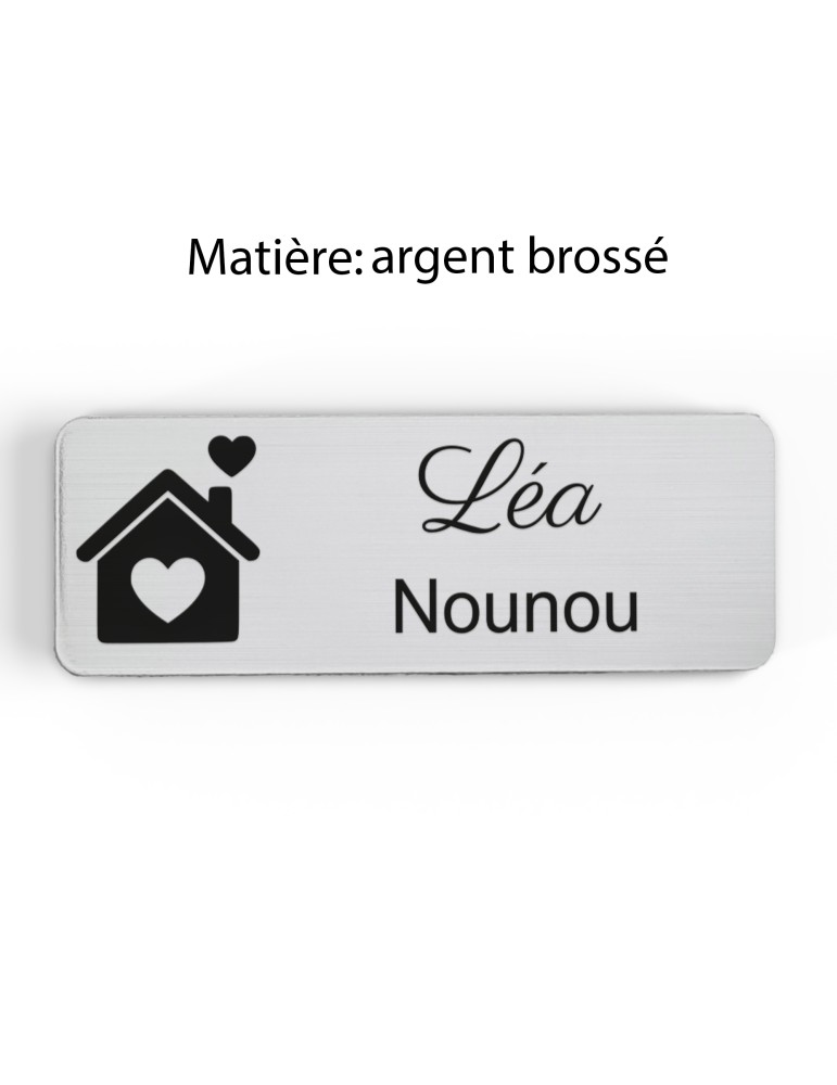 Badge personnalisé nounou, motif enfance et garde à domicile, finition argent brossé