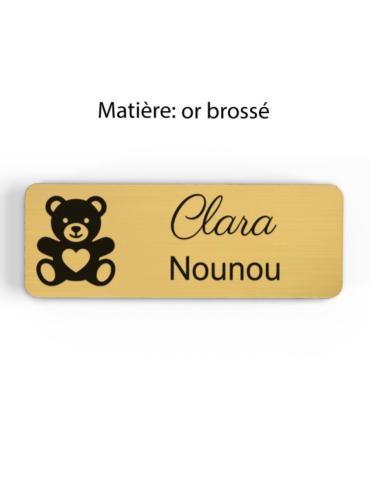 Badge personnalisé nounou, motif enfance et garde à domicile, finition or brossé