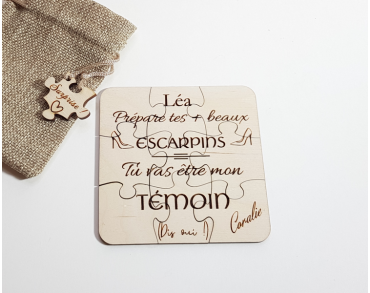 Puzzle carré en bois personnalisé - demande témoin mariage escarpins