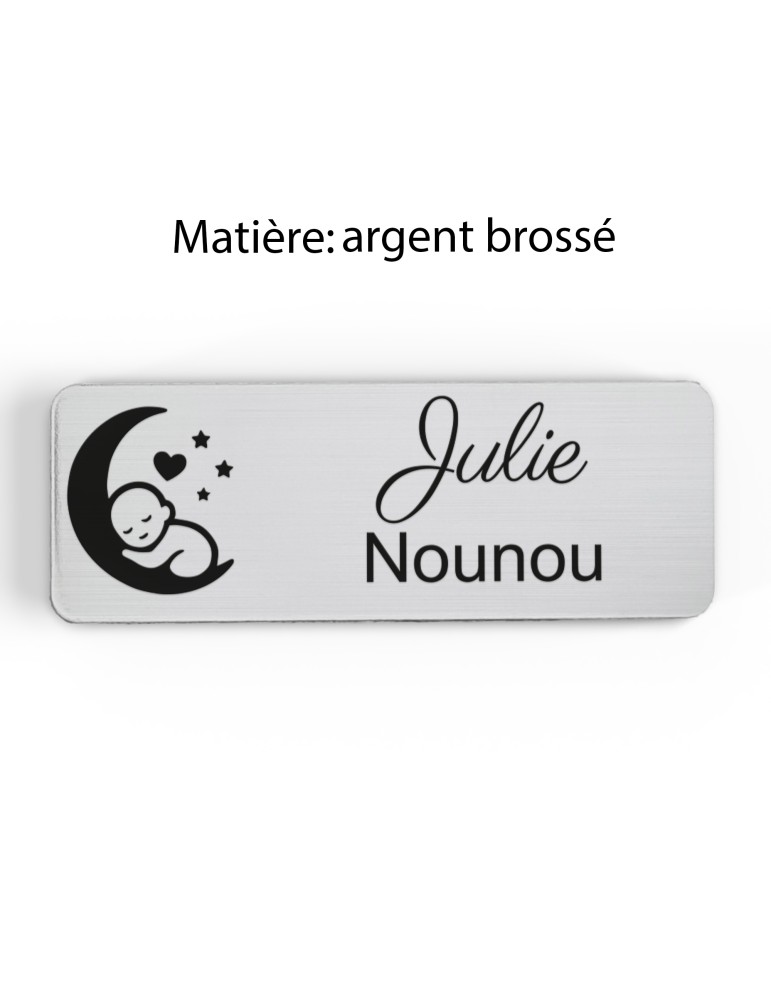 Badge personnalisé nounou, motif enfance et garde à domicile, finition argent brossé