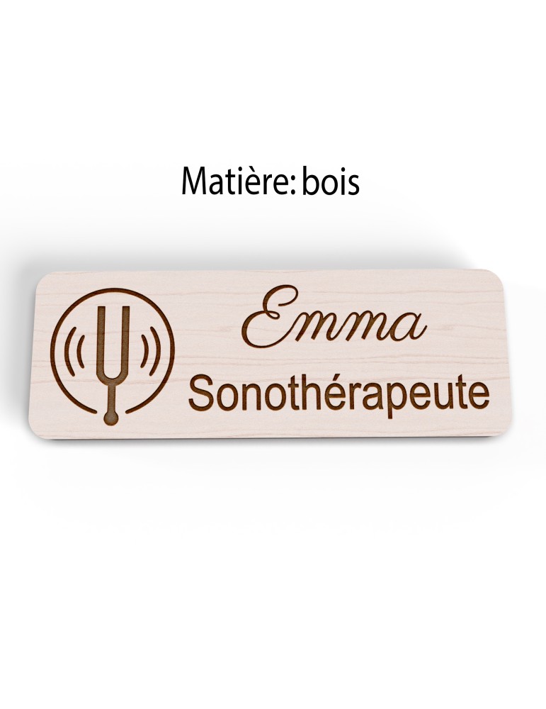 Badge personnalisé sonothérapeute, motif sonothérapie et vibrations sonores, version bois vue à plat