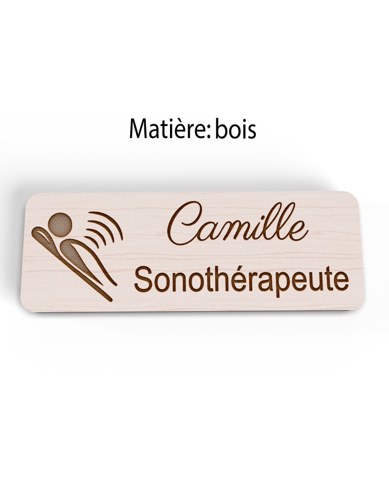 Badge personnalisé sonothérapeute, motif sonothérapie et vibrations sonores, version bois vue à plat
