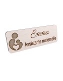 Badge personnalisé assistante maternelle, motif accueil familial et petite enfance, vue en biais