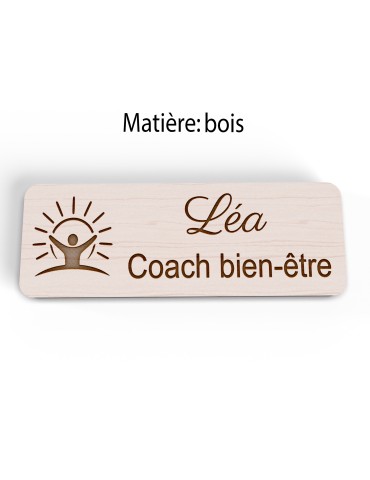 Badge personnalisé coach bien-être, motif coaching et épanouissement, vue en biais 2