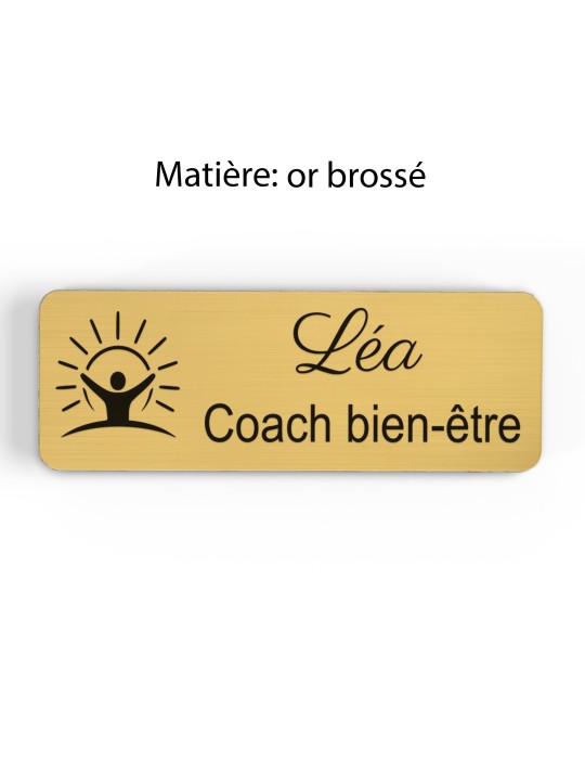 Badge personnalisé coach bien-être, motif coaching et épanouissement, finition or brossé