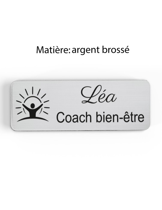 Badge personnalisé coach bien-être, motif coaching et épanouissement, finition argent brossé
