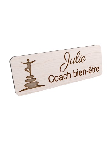 Badge personnalisé coach bien-être, motif coaching et épanouissement, vue en biais