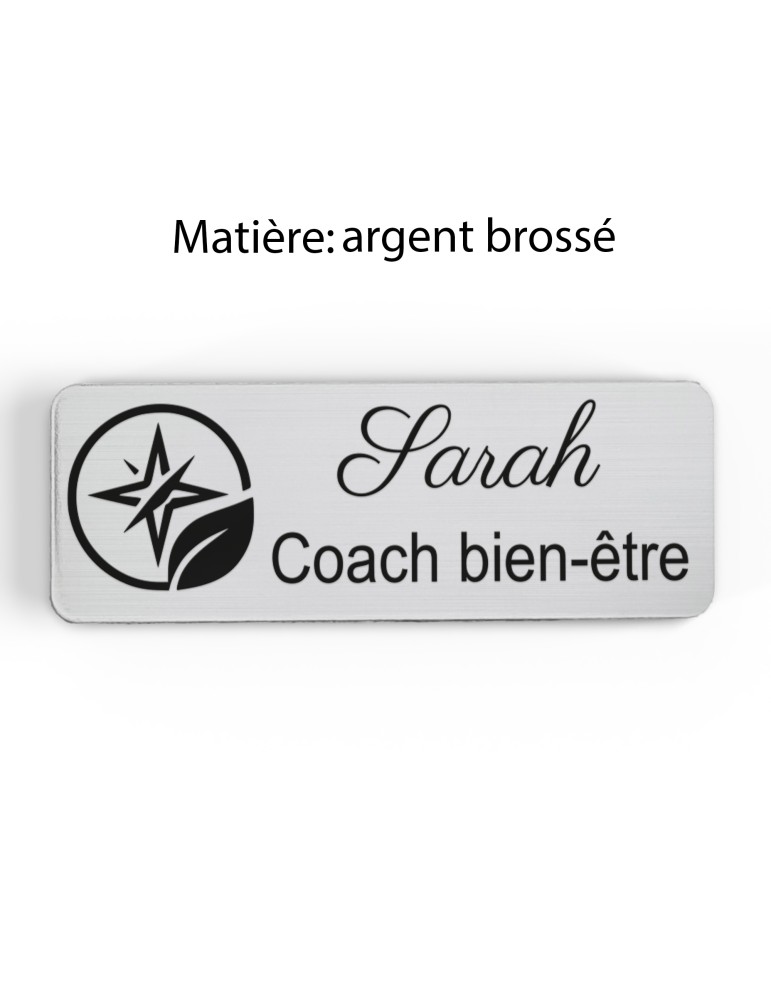 Badge personnalisé coach bien-être, motif coaching et épanouissement, finition argent brossé