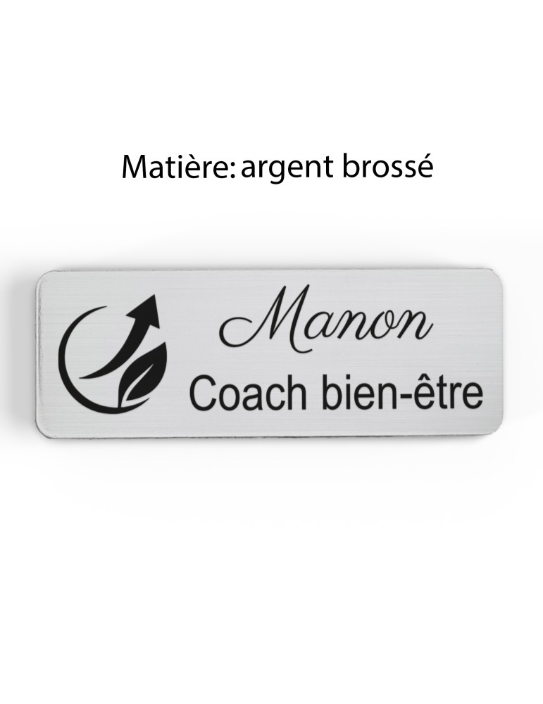 Badge personnalisé coach bien-être, motif coaching et épanouissement, finition argent brossé