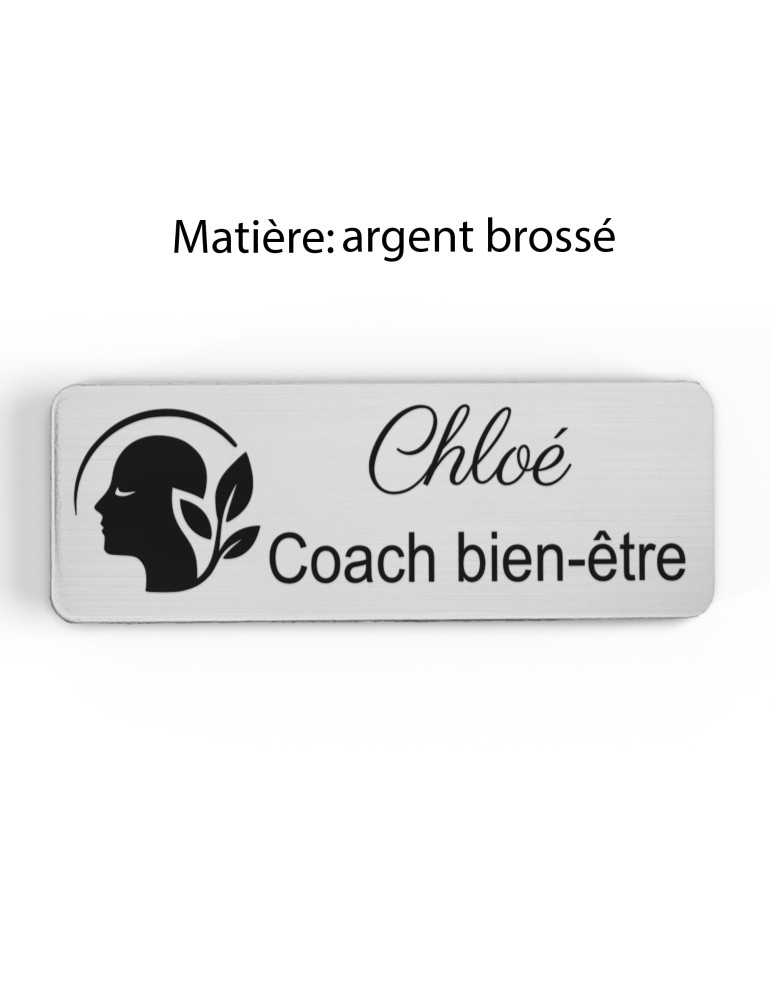 Badge personnalisé coach bien-être, motif coaching et épanouissement, finition argent brossé