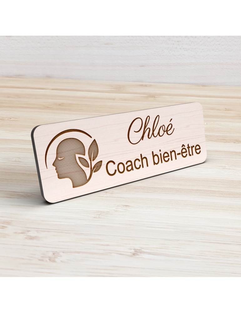 Badge personnalisé coach bien-être, motif coaching et épanouissement, vue de présentation