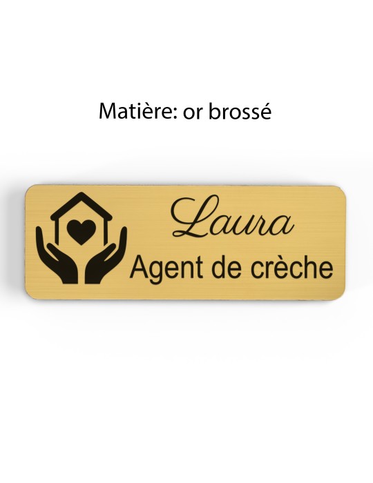 Badge personnalisé agent de crèche, motif crèche et accueil des jeunes enfants, finition or brossé