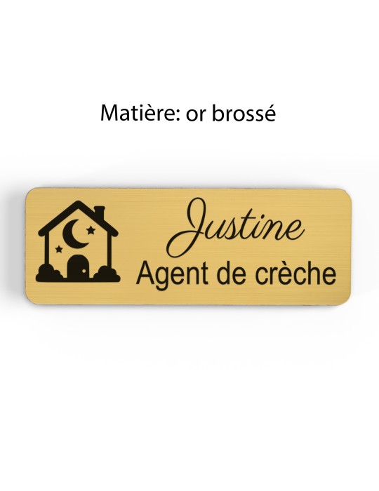Badge personnalisé agent de crèche, motif crèche et accueil des jeunes enfants, finition or brossé